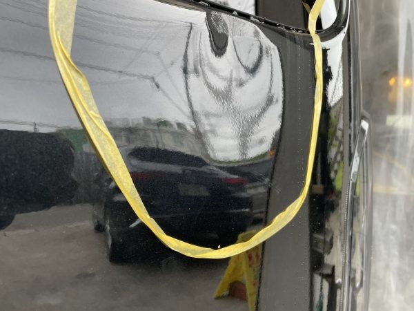 トヨタ　ハイエース　バックドア凹み修理サムネイル