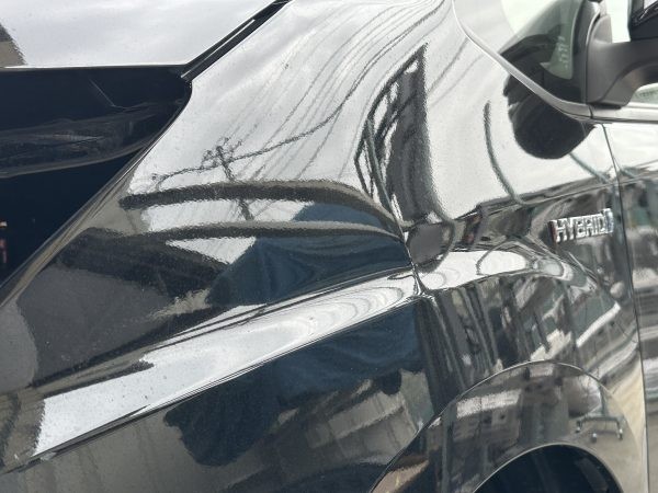 接触事故車両保険加入無しほぼ自費修理です　トヨタ　ノア　サムネイル