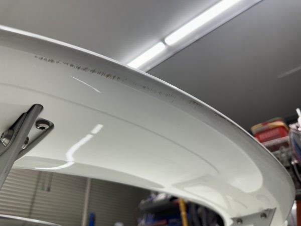 ロータスエキシージ　スポイラー傷修理サムネイル